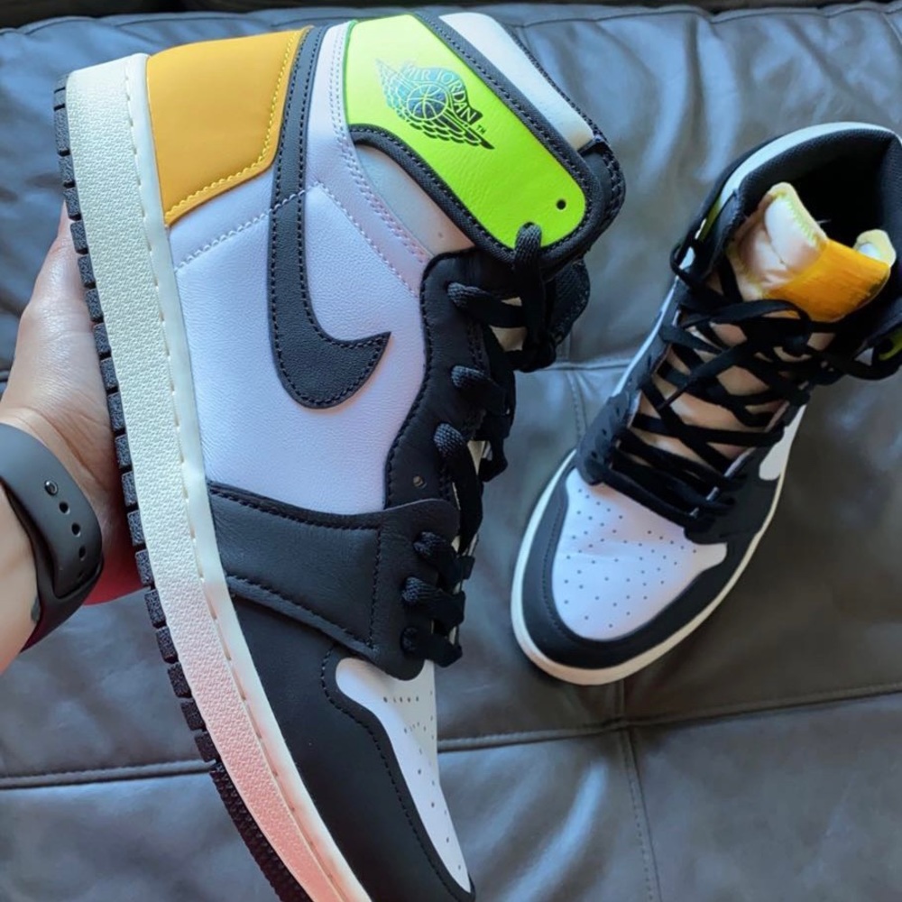 Jordan 1 Volt ❌SOLD❌